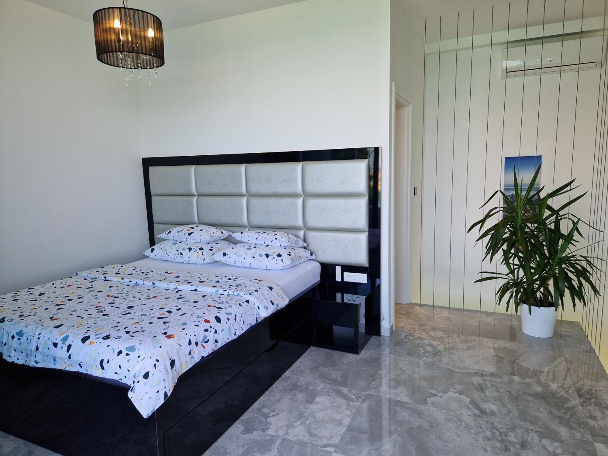 Apartments Dalmatia Infinity Бибине Стая снимка